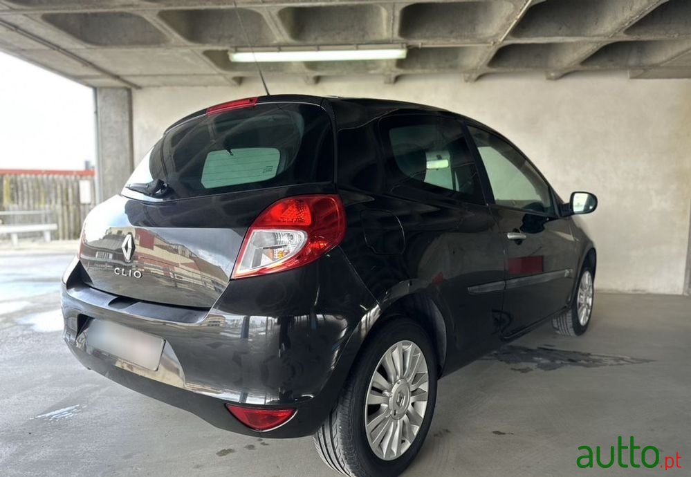 2009' Renault Clio photo #6
