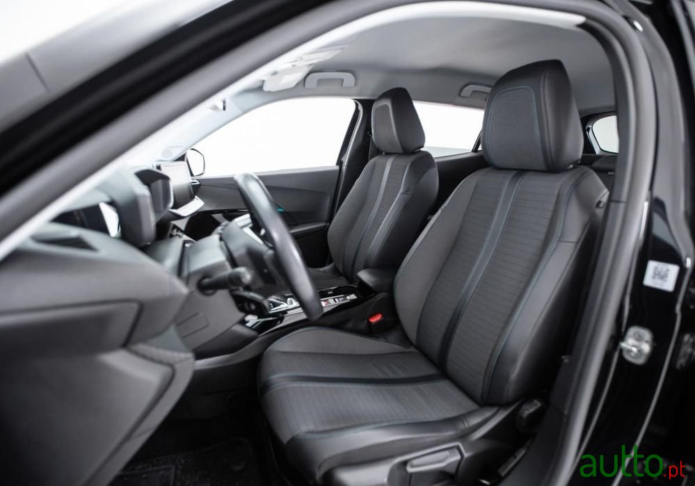 2022' Peugeot e-2008 50 Kwh Allure Pack photo #6