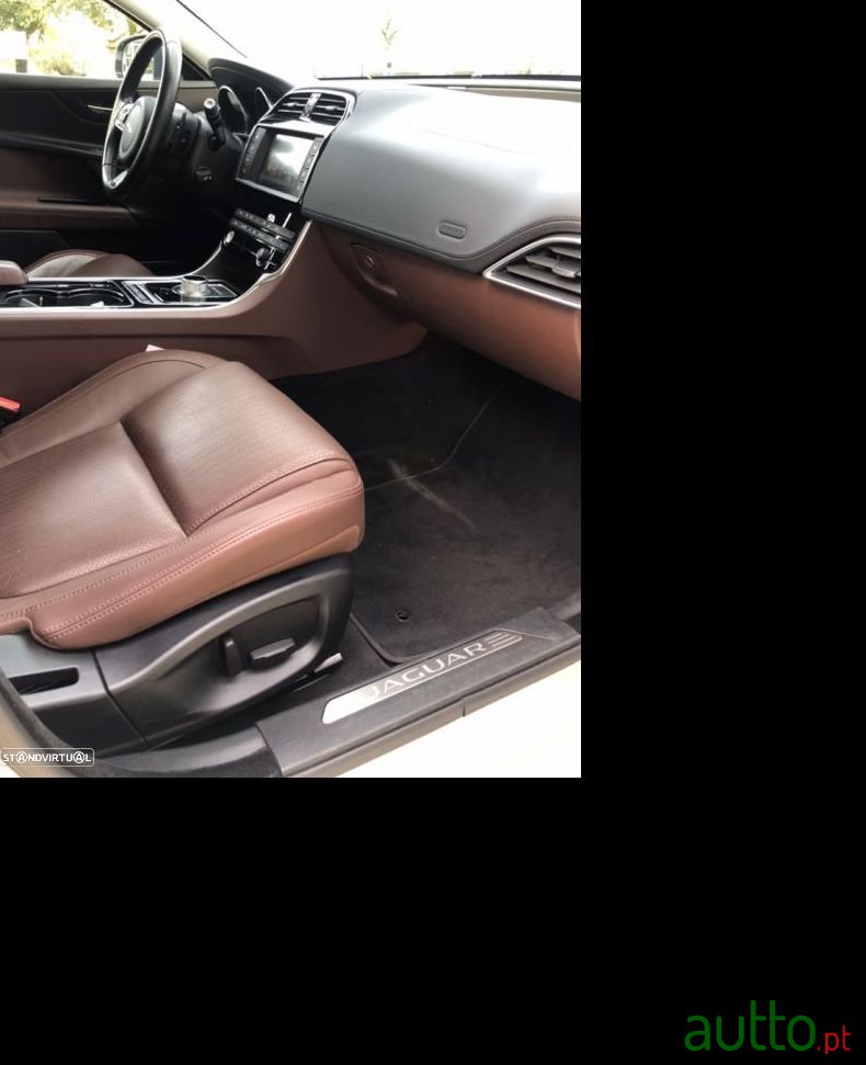 2016' Jaguar Xe photo #2