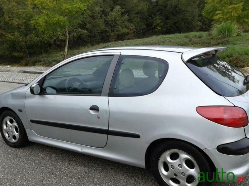 2003' Peugeot 206 1.1 Xr photo #1