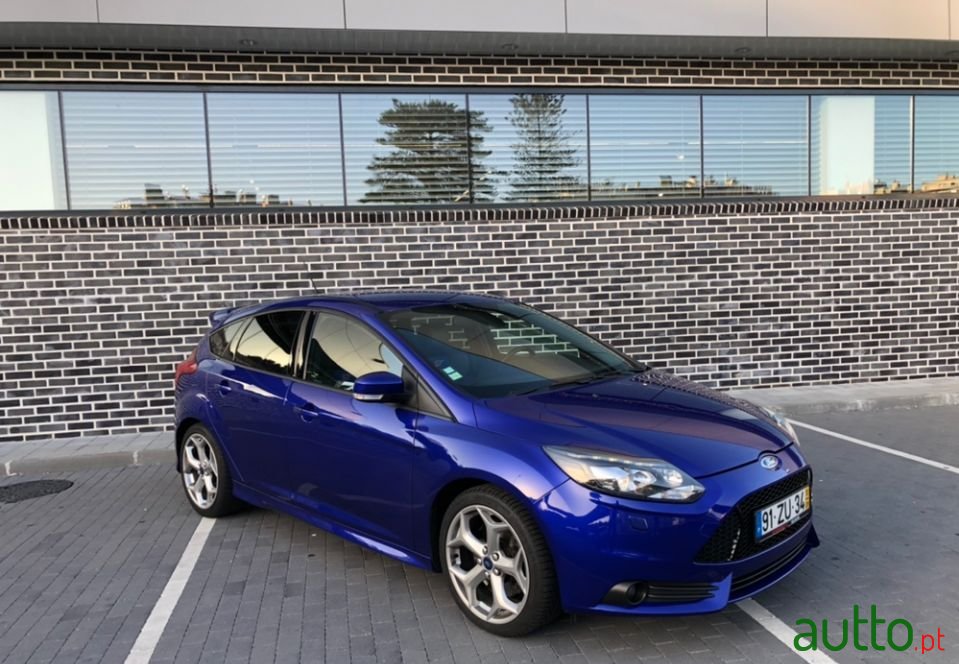 2013' Ford Focus St photo #3