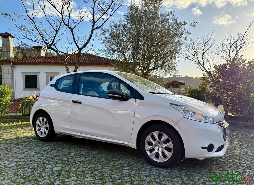 2013' Peugeot 208 1.0 Vti Access photo #6