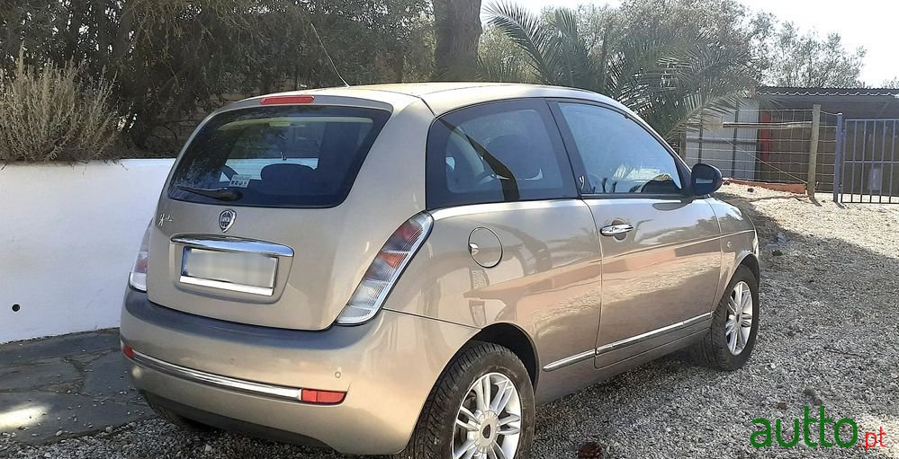 2011' Lancia Ypsilon 1.2 Oro S&S photo #4