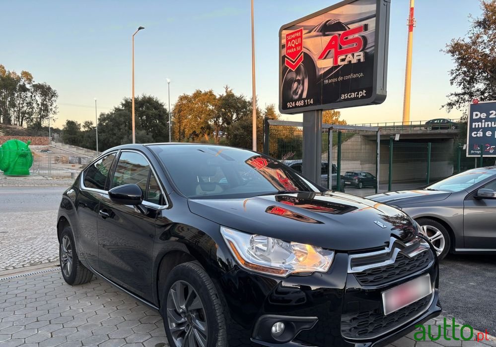 2012' Citroen DS4 1.6 E-Hdi So Chic photo #1