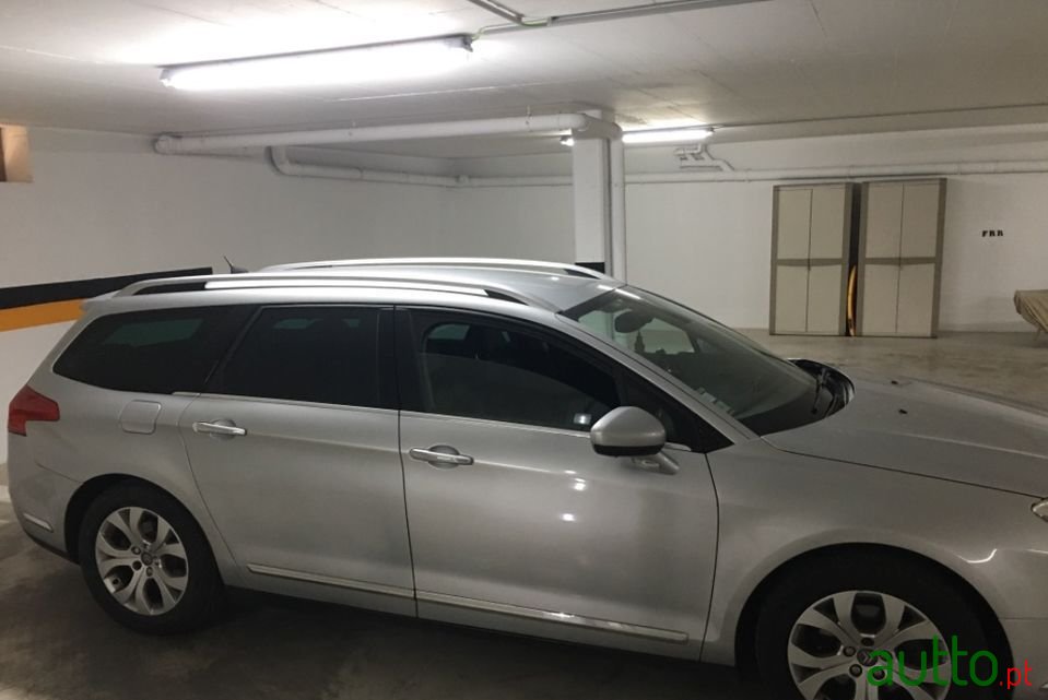 2008' Citroen C5 Tourer photo #5