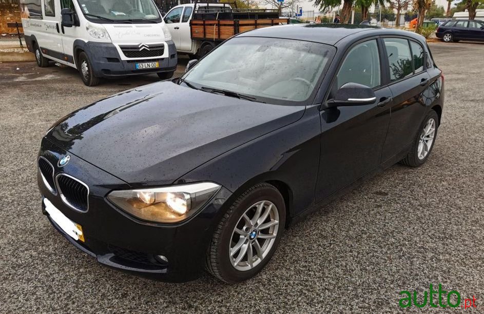 2013' BMW 116 D Line Urban photo #2