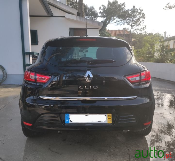 2019' Renault Clio photo #6