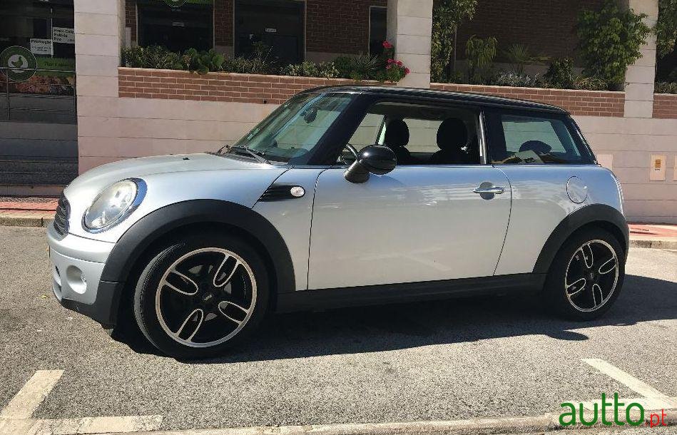 2008' MINI Cooper D photo #1