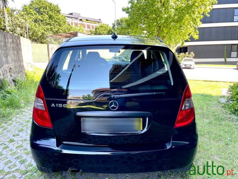 2009' Mercedes-Benz A 150 photo #2