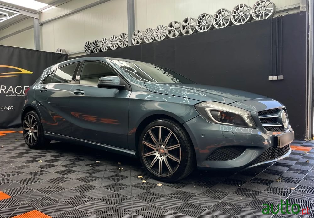 2013' Mercedes-Benz Classe A D Urban photo #2