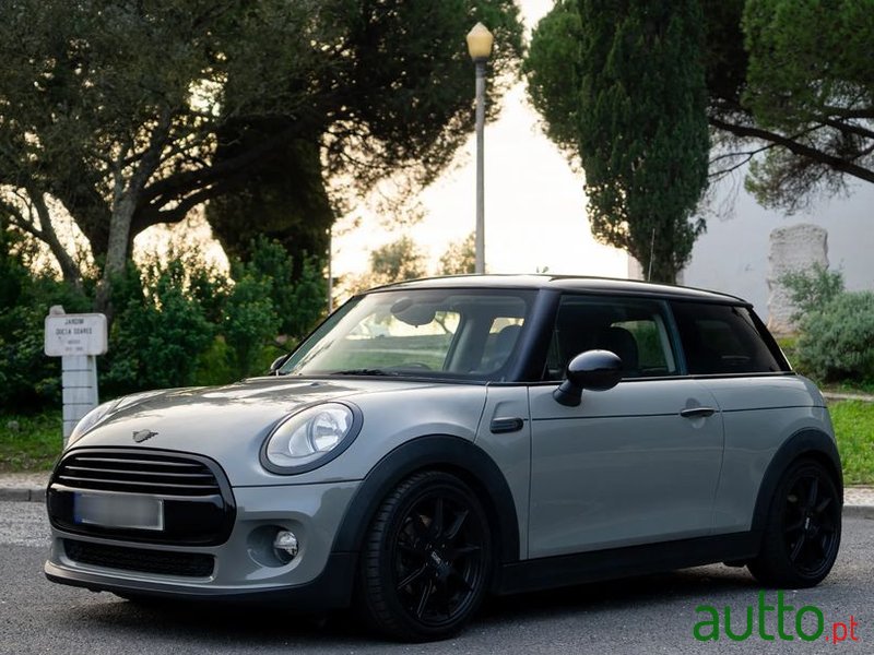 2016' MINI Cooper D photo #2