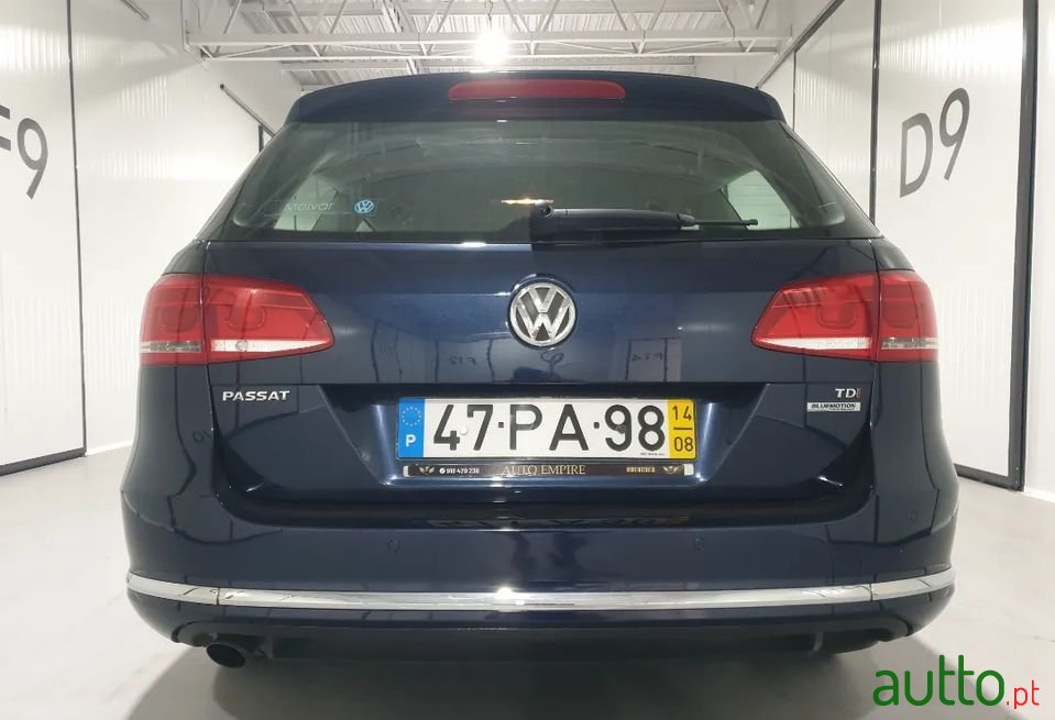 2014' Volkswagen Passat Variant photo #6