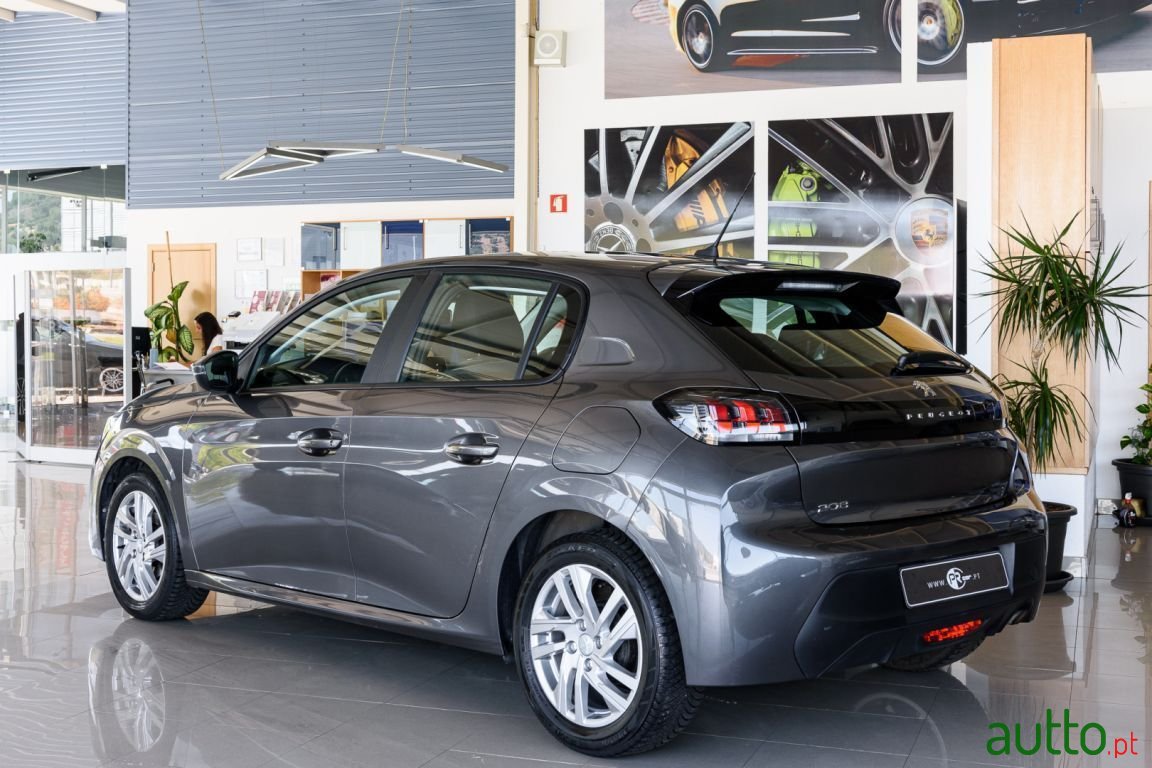 2020' Peugeot 208 photo #6