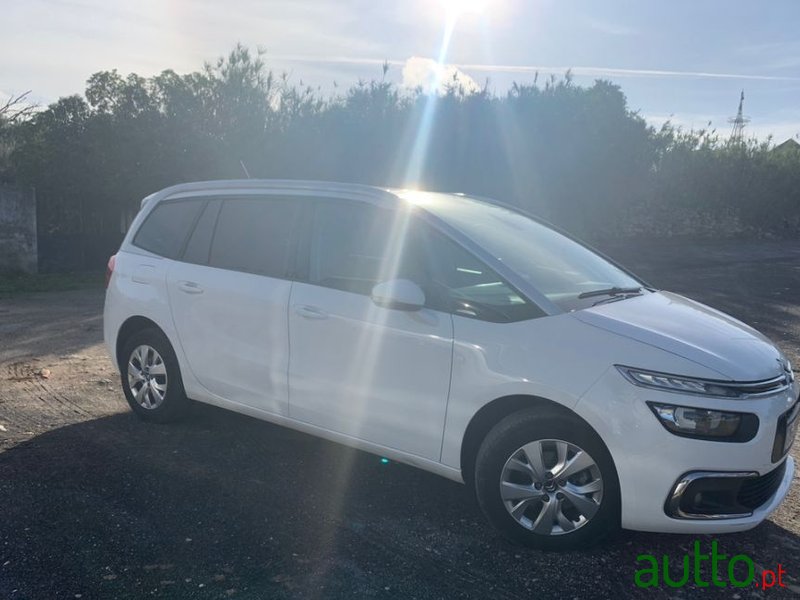 2020' Citroen C4 Spacetourer photo #1