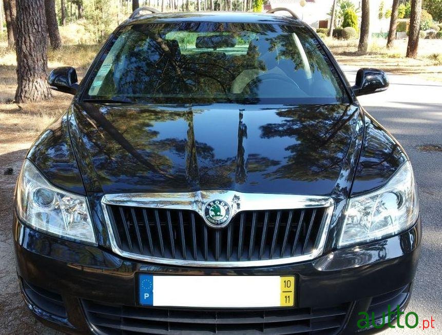 2010' Skoda Octavia Break photo #1
