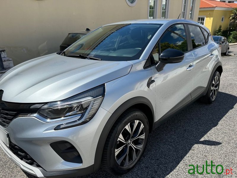 2022' Renault Captur photo #6