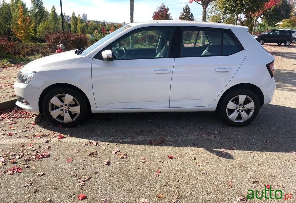 2017' Skoda Fabia 1.4 Tdi Active photo #3