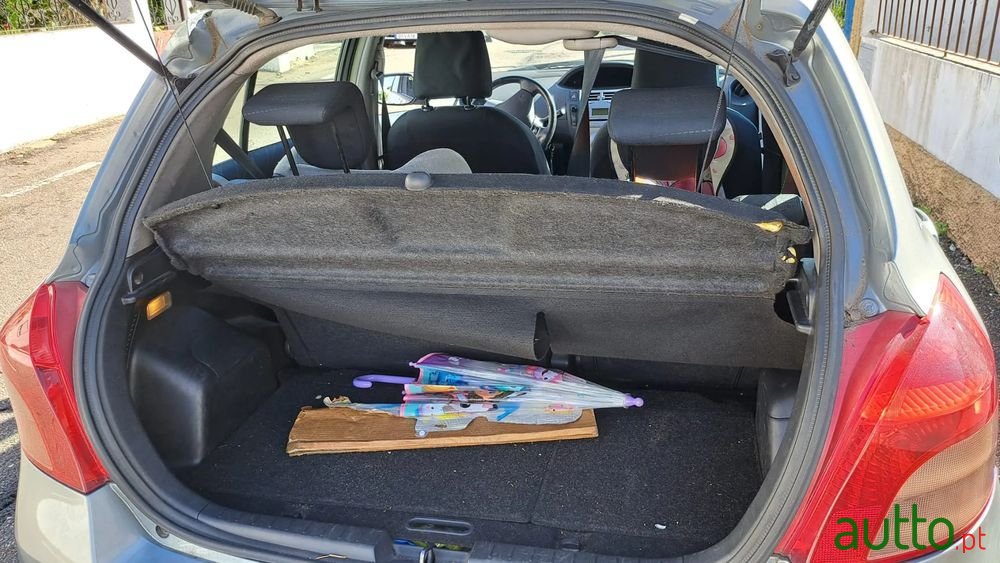 2006' Toyota Yaris 1.4 D-4D Ac photo #5