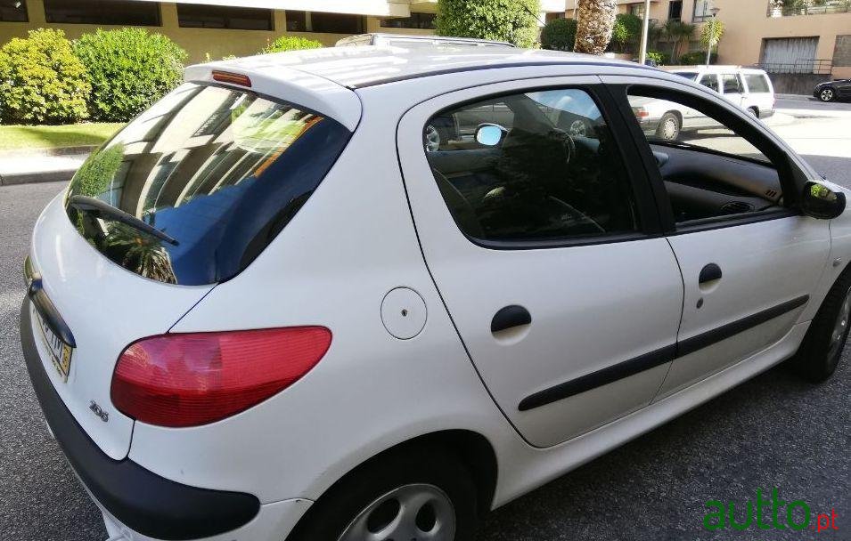 2002' Peugeot 206 1.4 Xs photo #1