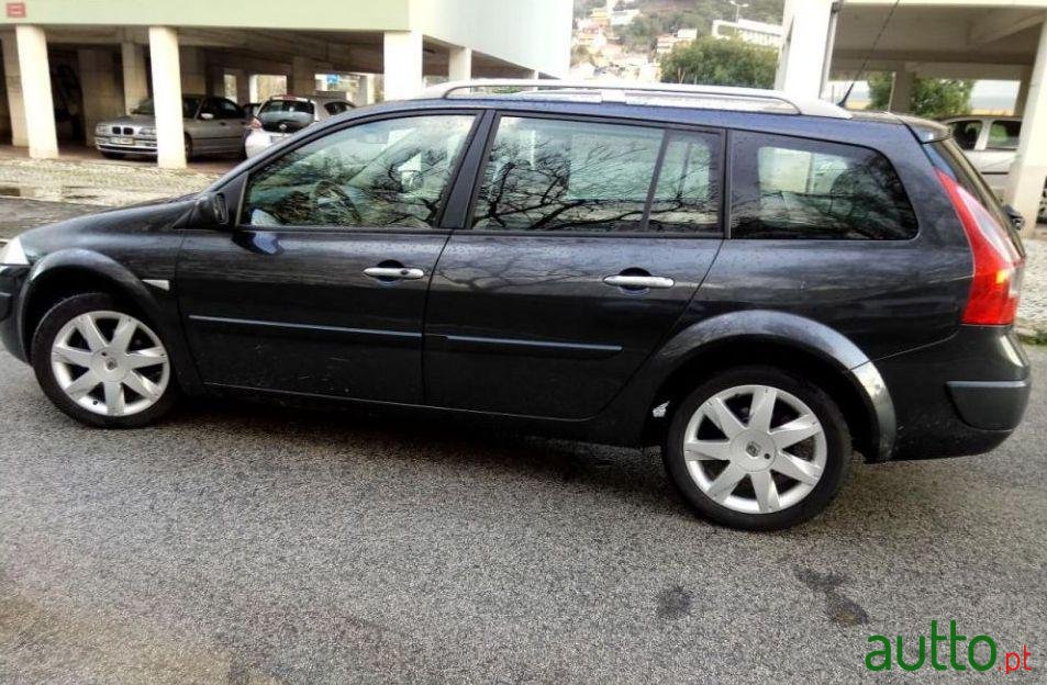 2008' Renault Megane Break photo #1