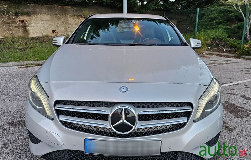 2015' Mercedes-Benz Classe A photo #6