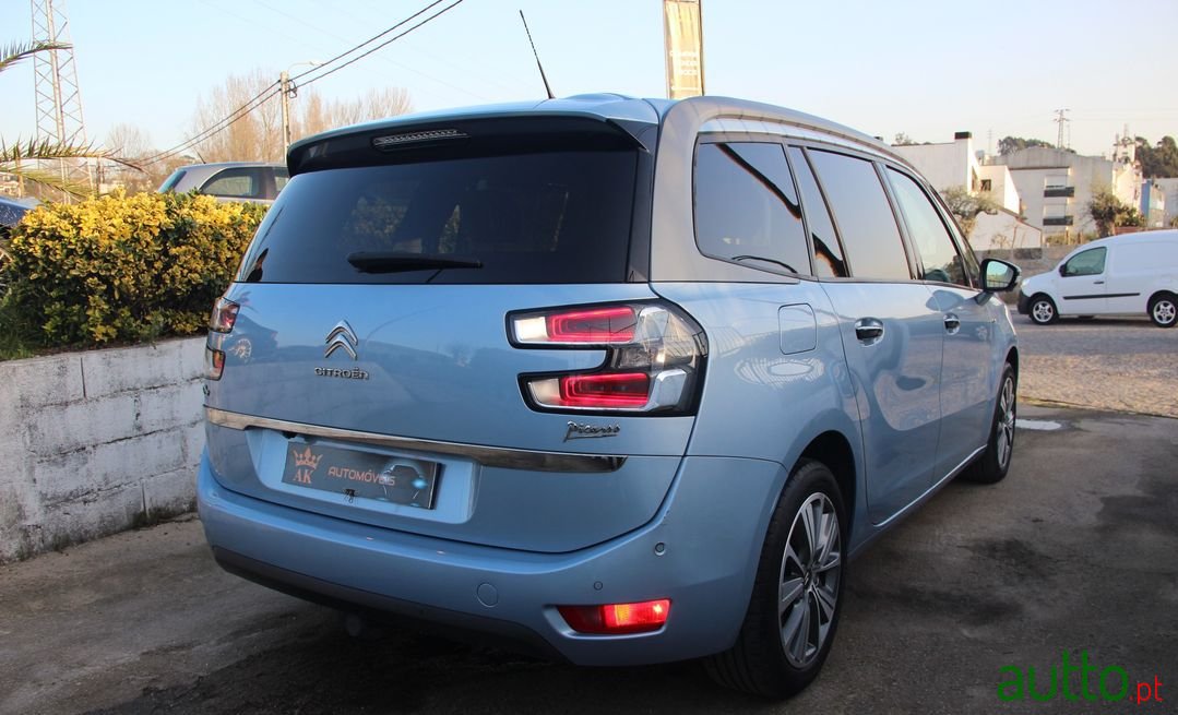 2014' Citroen C4 Grand Picasso photo #4