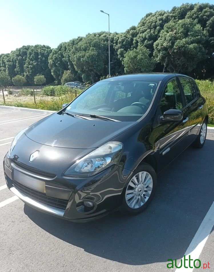 2009' Renault Clio photo #1