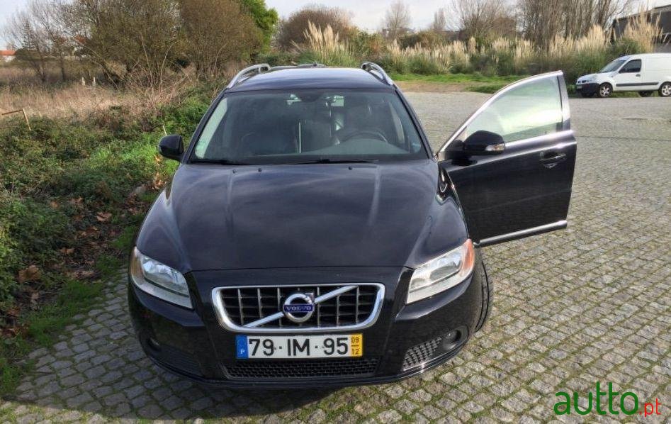 2009' Volvo V70 photo #1