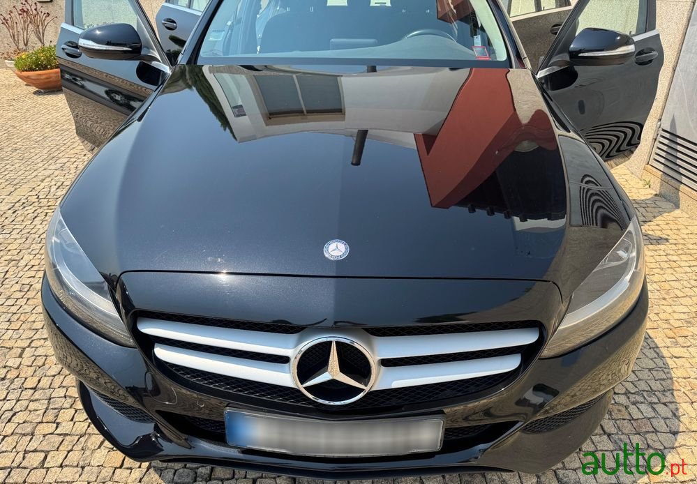 2014' Mercedes-Benz Classe C photo #3