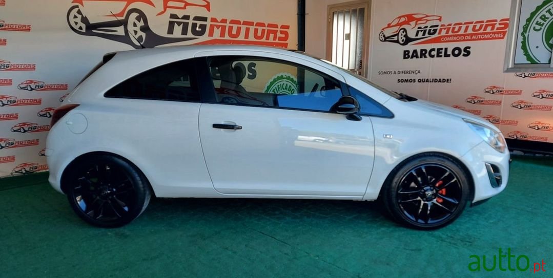 2011' Opel Corsa photo #2