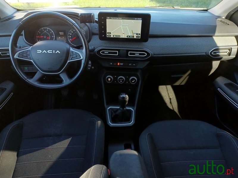 2023' Dacia Jogger photo #6