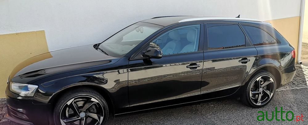 2013' Audi A4 Avant photo #2