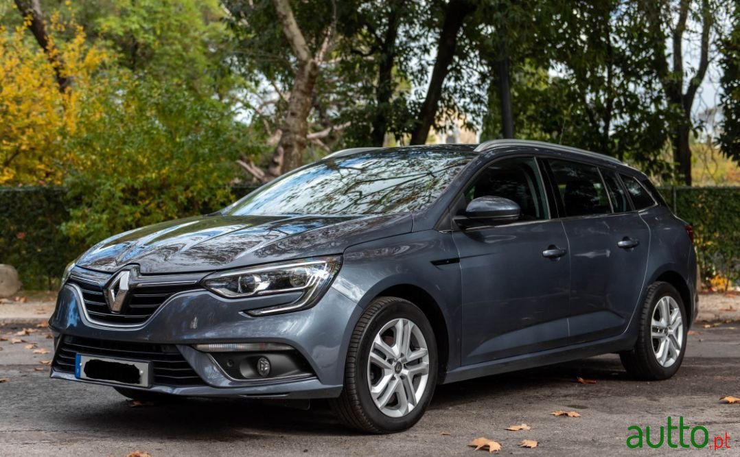 2018' Renault Megane Sport Tourer photo #1