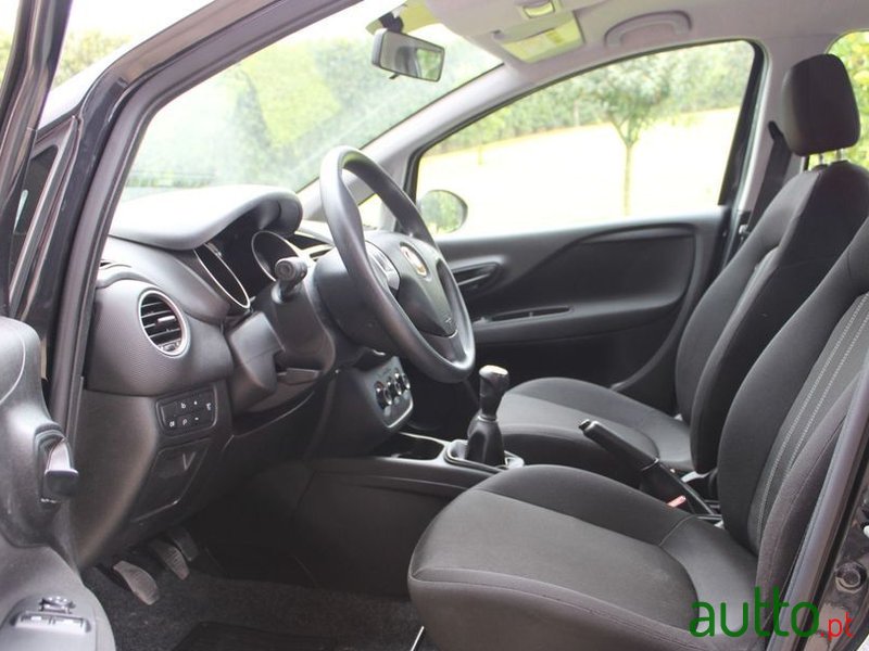 2017' Fiat Punto photo #4