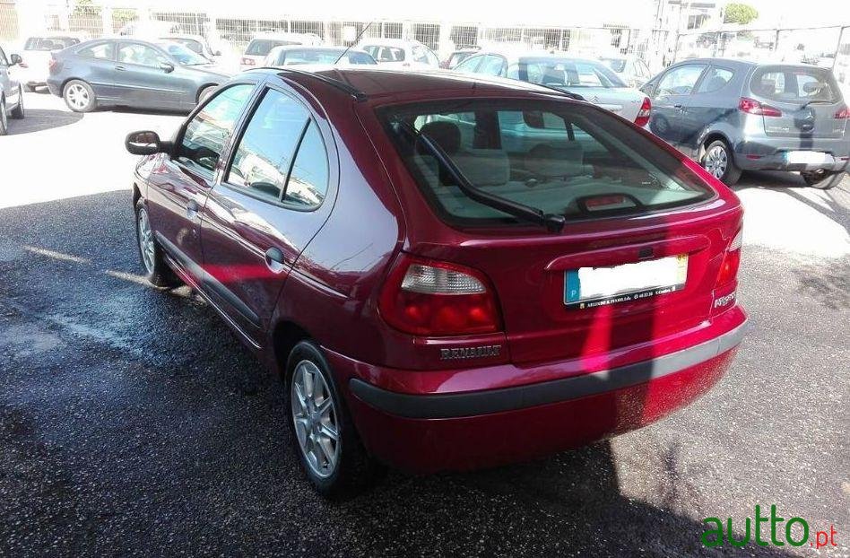 1999' Renault Megane 1.4 Rxe photo #2