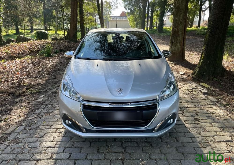 2018' Peugeot 208 photo #2