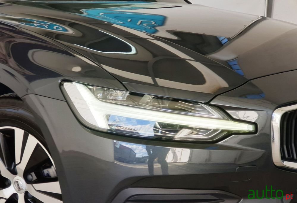 2019' Volvo V60 photo #5