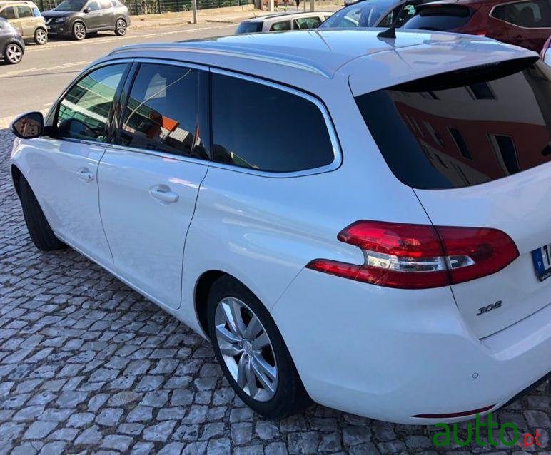 2015' Peugeot 308 Sw photo #1