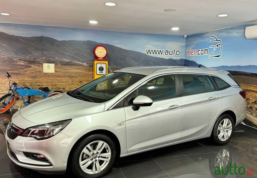 2016' Opel Astra Sports Tourer photo #1