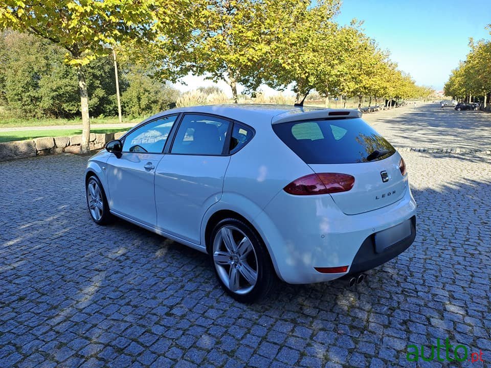 2012' SEAT Leon photo #2