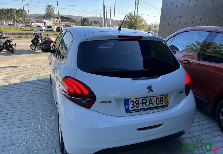 2016' Peugeot 208 photo #5
