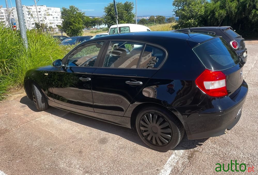 2005' BMW 118 D Confort photo #6