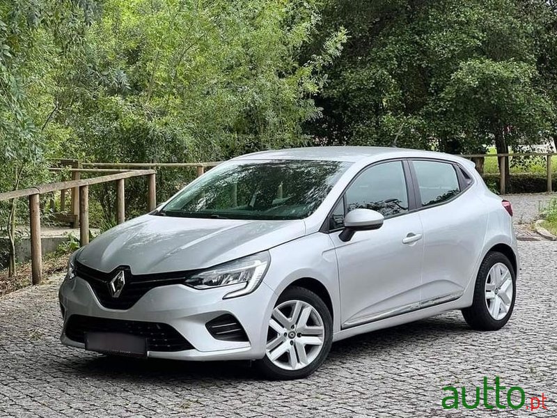 2019' Renault Clio photo #1