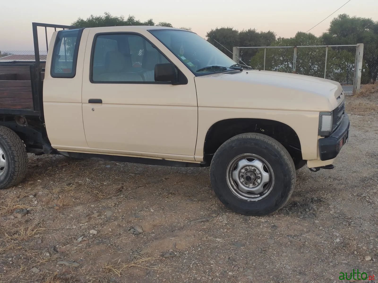 1991' Nissan Pick-Up photo #3