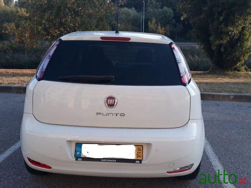 2014' Fiat Punto photo #2
