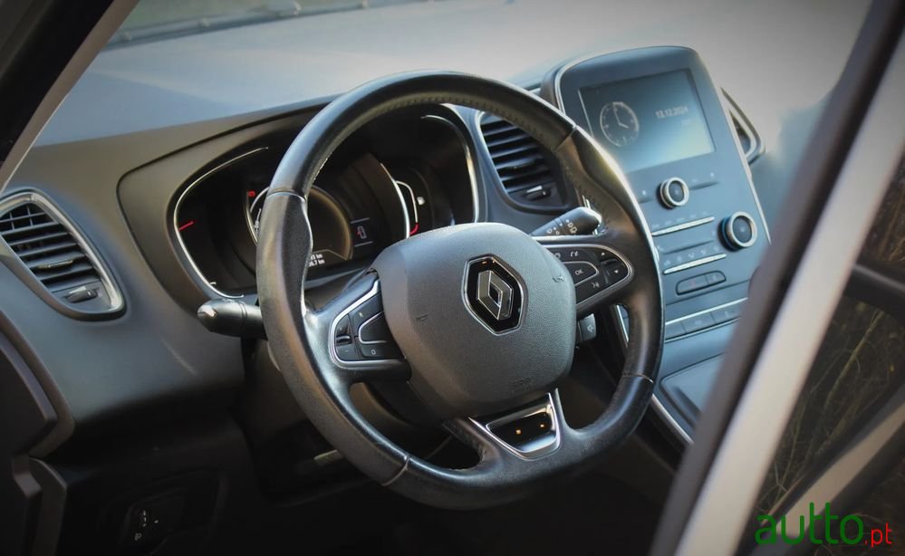 2017' Renault Scenic photo #6