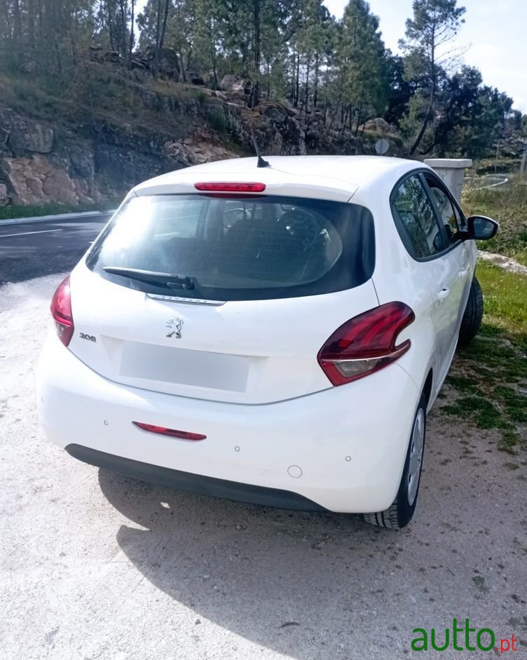 2019' Peugeot 208 photo #3