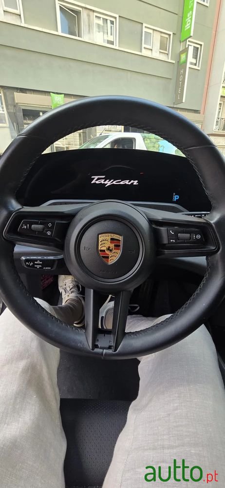 2021' Porsche Taycan 4S photo #5