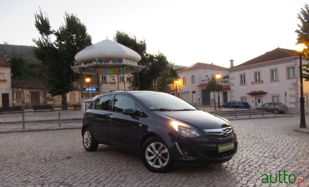 2014' Opel Corsa photo #2