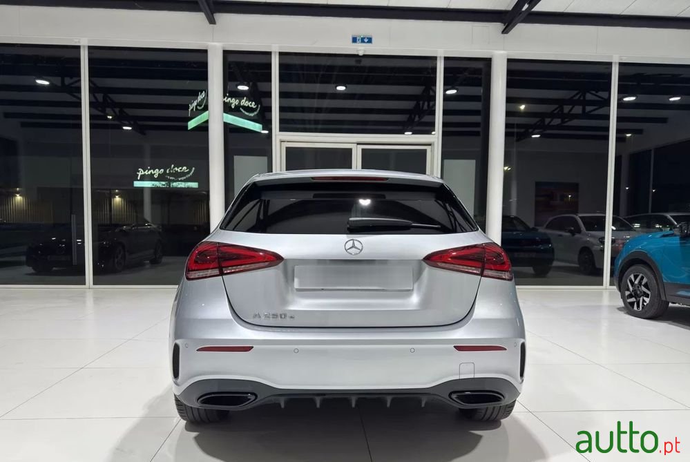 2021' Mercedes-Benz Classe A E Amg Line photo #4